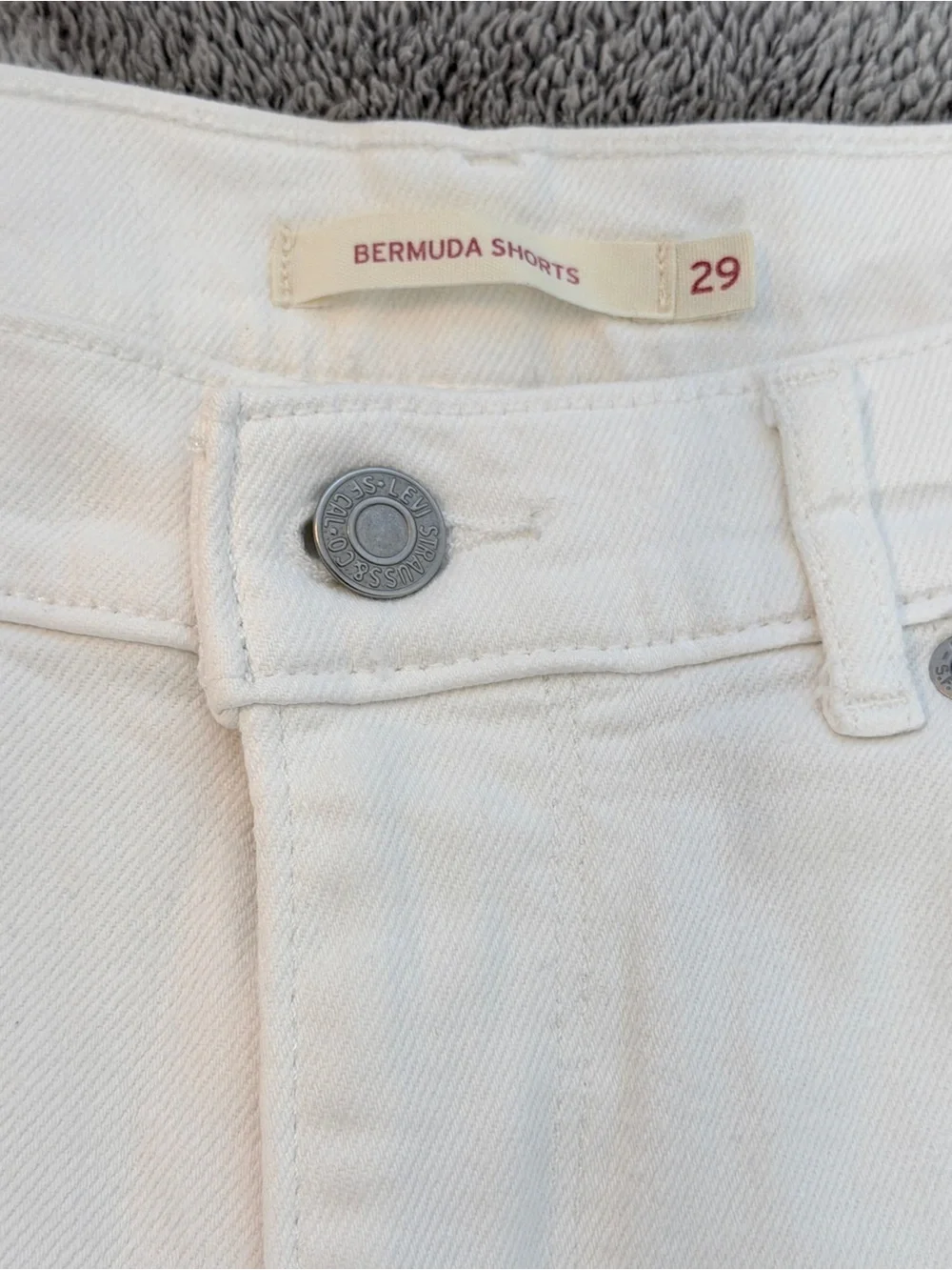 Levi's Bermuda Shorts White Denim Casual Everyday Sz 29 red tab classic NWOT